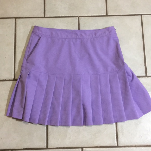 Gorgeous Izod golf skort - Picture 1 of 8